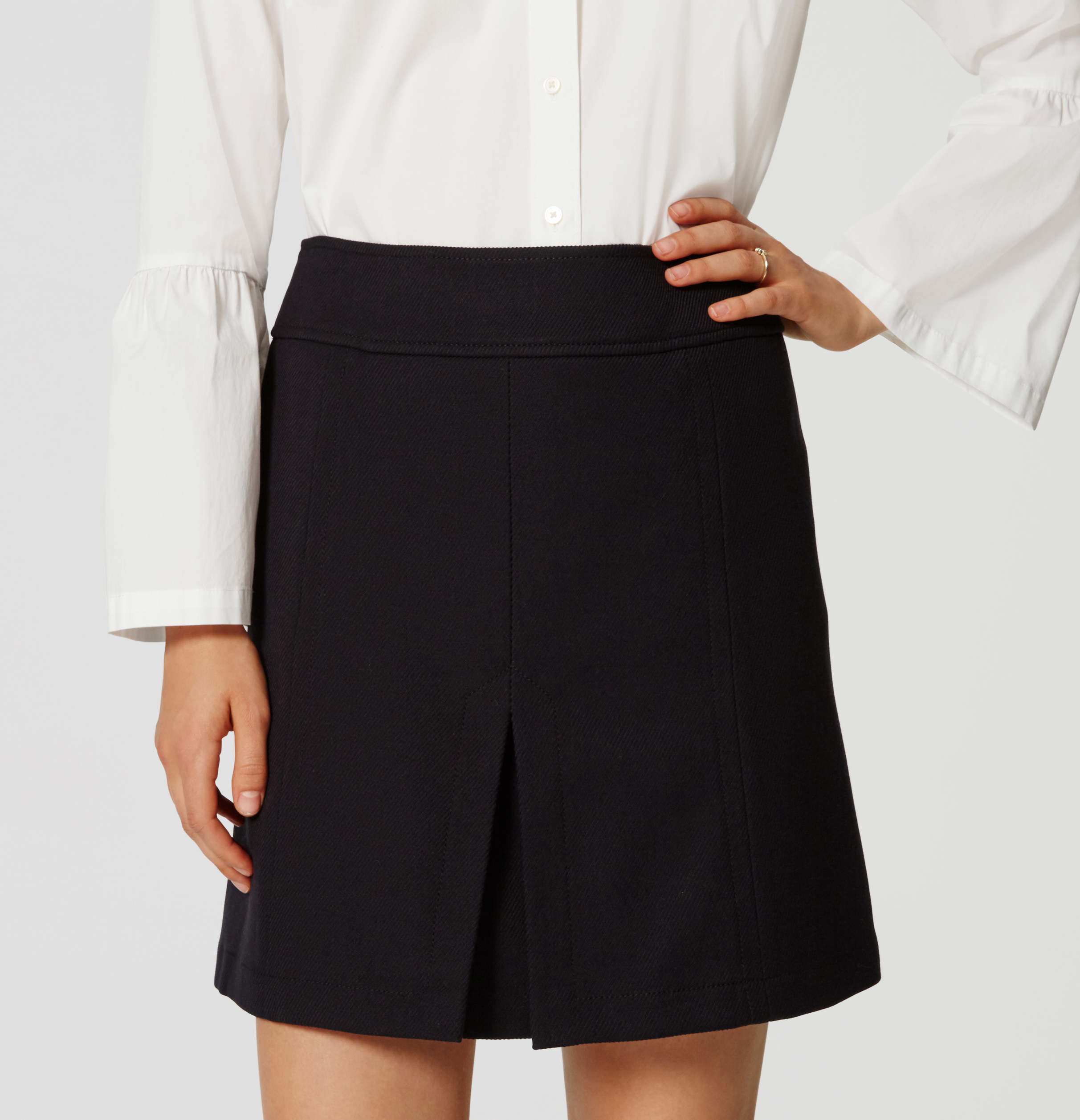 It began with Hy. Shop proportion-perfect petite women's clothing at Ann Taylor. Our petites collection includes petite dresses, petite jeans, petite pants, petite tops and more that are tailored with inseams, hemlines, torsos (and more) to flatter from head to toe.